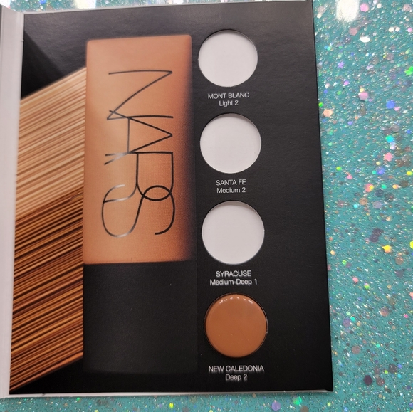 Dark Face Makeup Sample Set - Picture 15 of 16